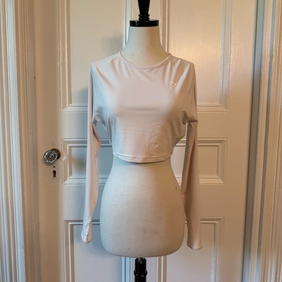 Gymshark Women’s Long Sleeve Crop Top Pale Pink Small Workout Mesh Thumb holes - Picture 11 of 12